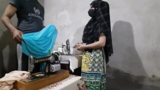 Beautiful Muslim Girl Gets Ass Fucked By Tailor, indian darji ne gaand mari